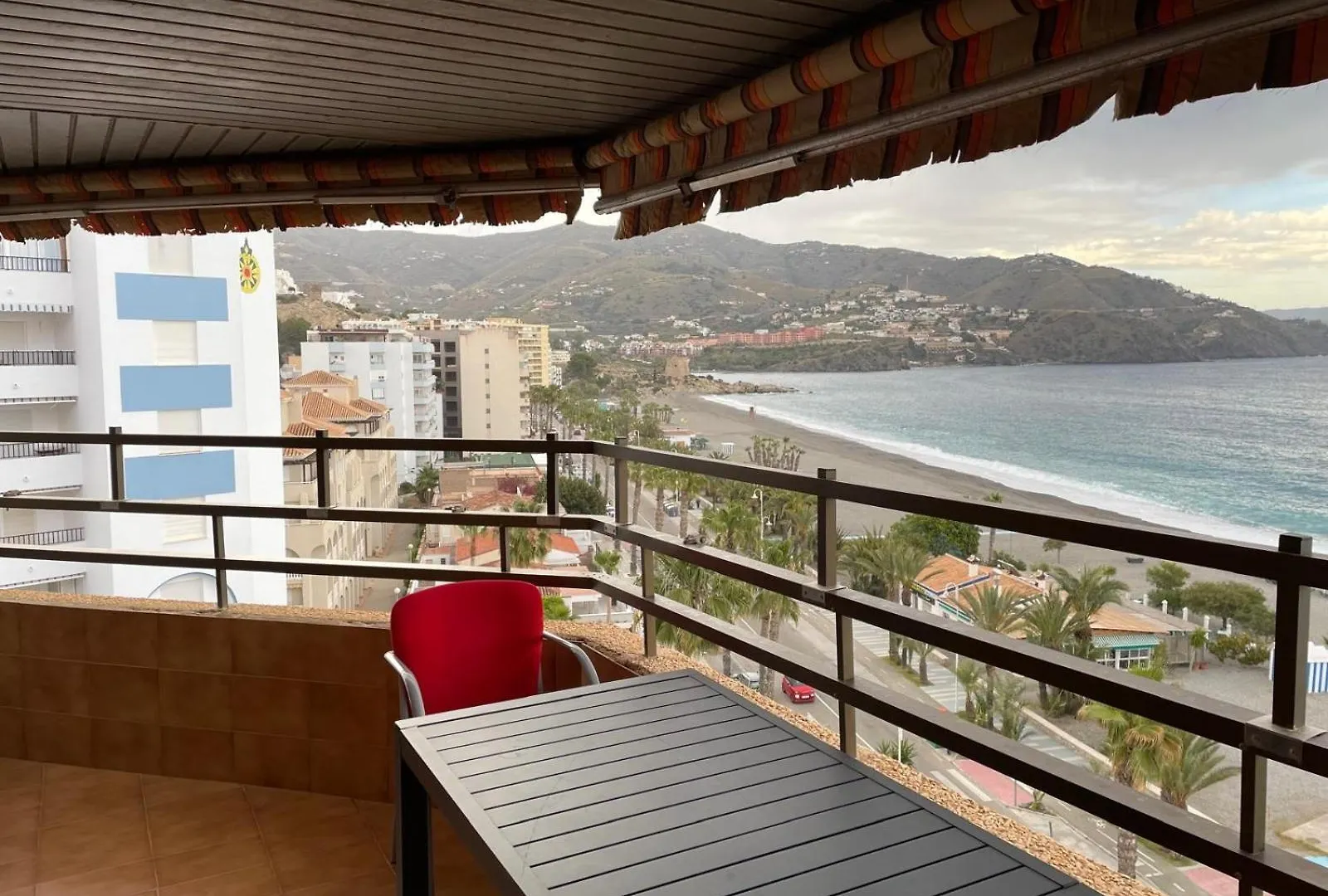 Playa De Velilla - Apartamento En Primera Linea Almunecar Apartment